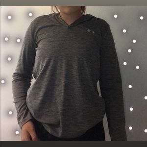 gray work out shirt